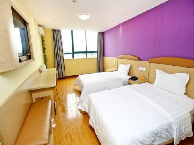 Standard Double room with city view