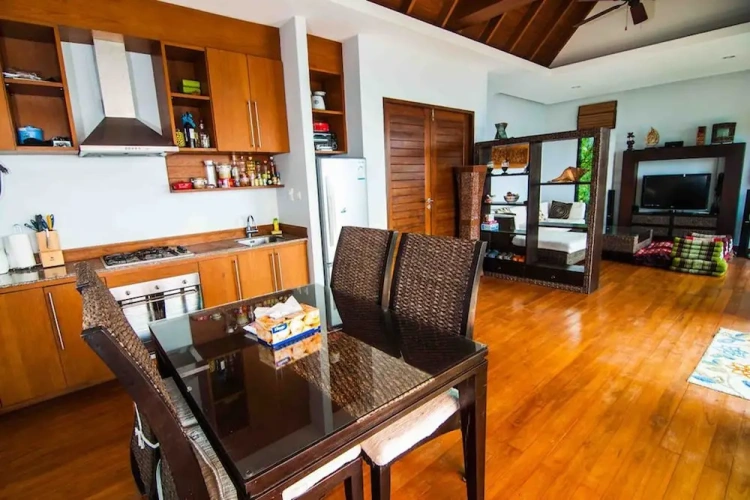 2 Bedrooms Villa with balcony
