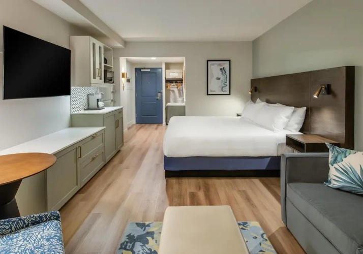 Standard Double room with city view