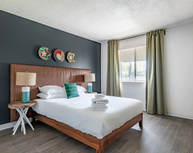 2BR Apt North Phoenix Pool byWanderJaunt