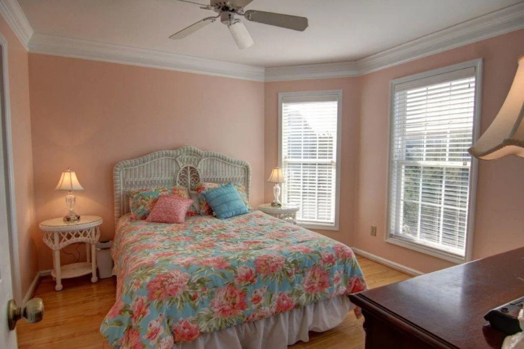 Victoria 3 Br Home By Redawning