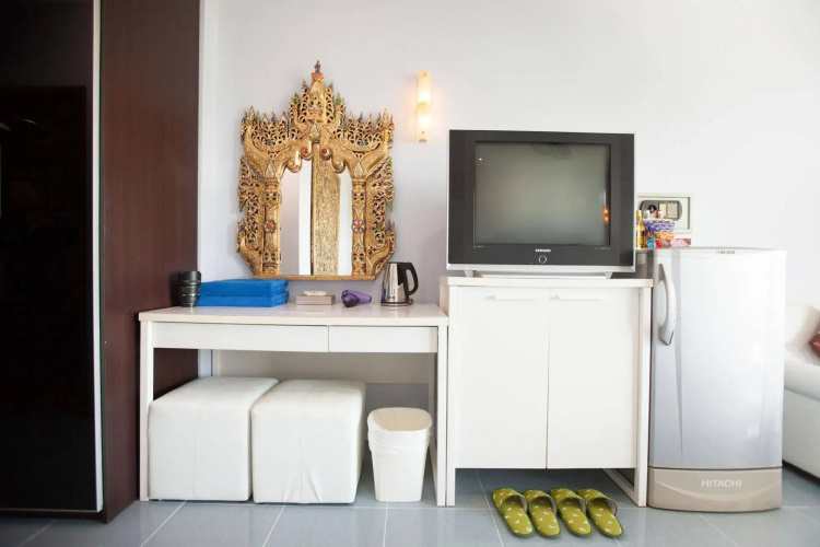 Chalong Beach Hotel Phuket