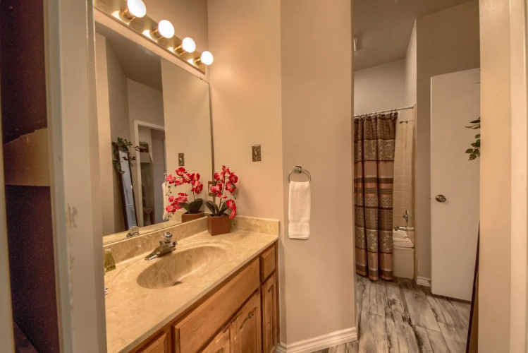 Riverside Condo SS 4B