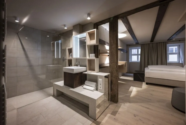 Comfort room