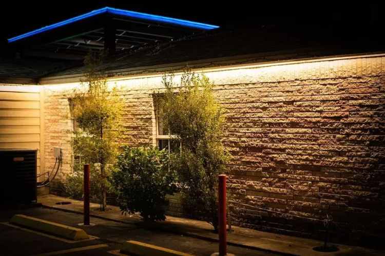 Modern Motel