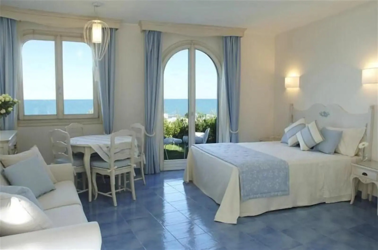 Baia Delphis Resort
