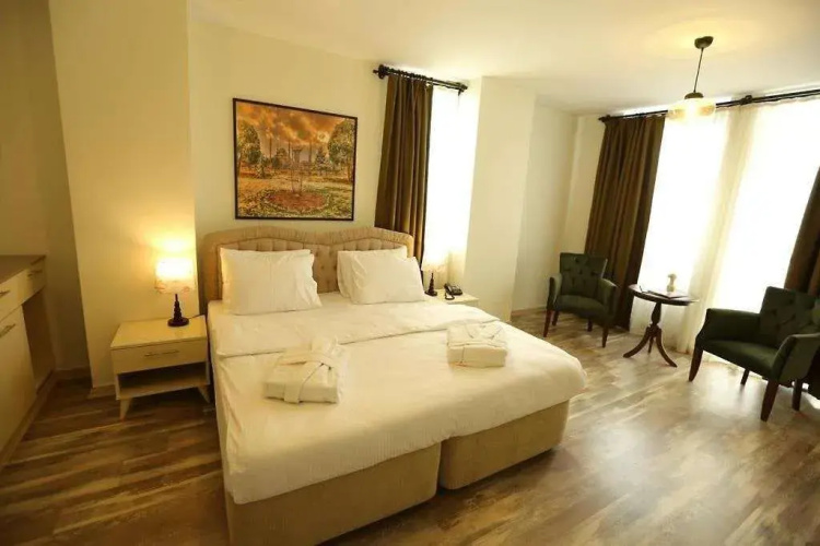 Alpha Suit Otel