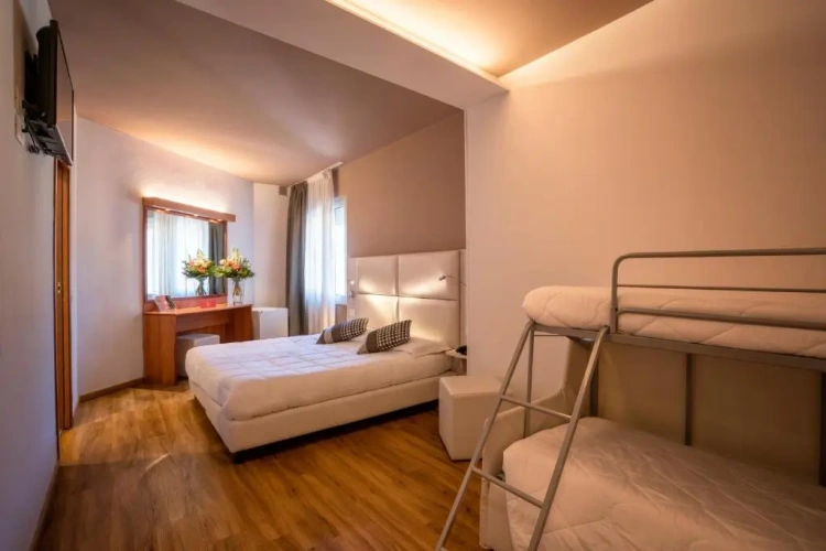 Standard Quadruple room