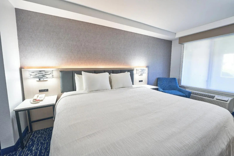 All Seasons Inn and Suites
