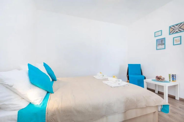 Apartmani D & J