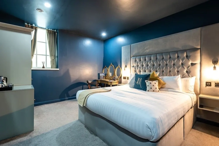 Standard Basement room