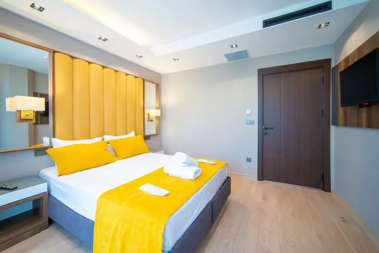 Quadruple Suite