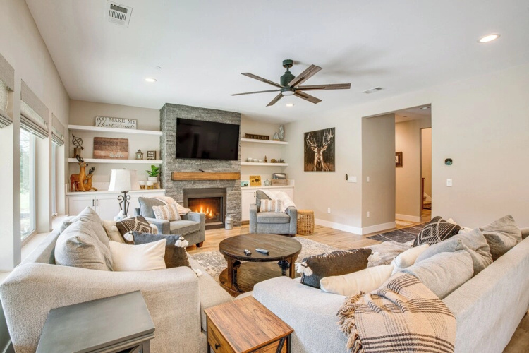 Game Room + Pool Access: Spacious Cabin in Arnold