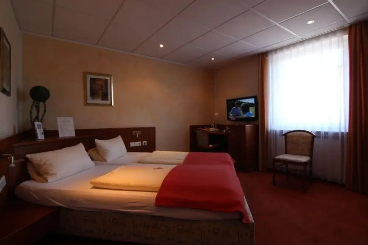 Standard Triple room with balcony