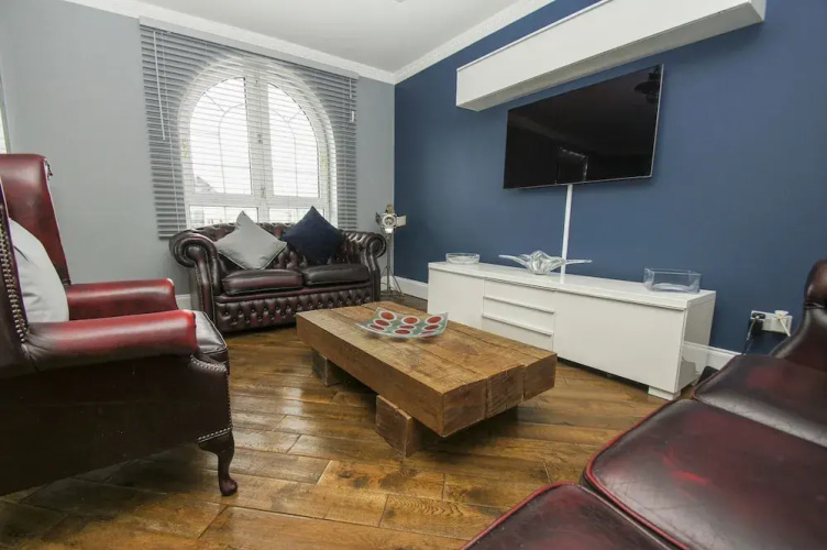 Portside Apartment Parking by Brighton Holiday Lets