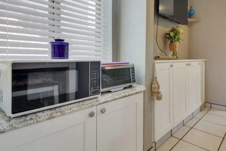 Tucson Studio w/ Private Backyard - Great Location