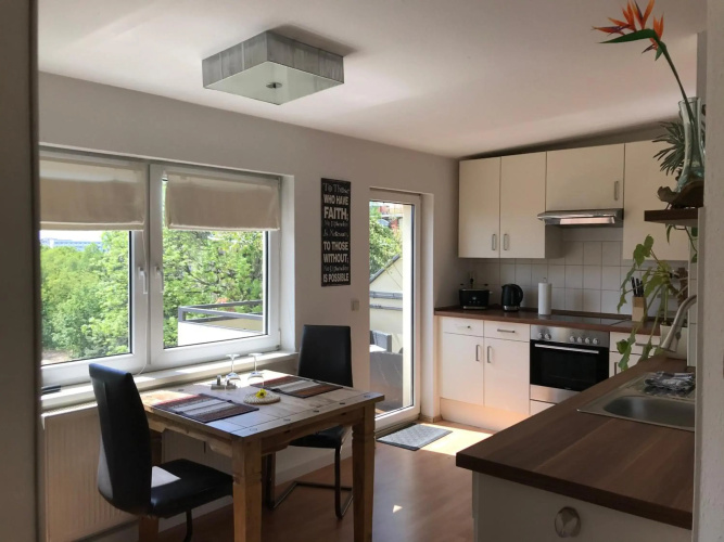 Stadtdschungel FeWo mit Balkon