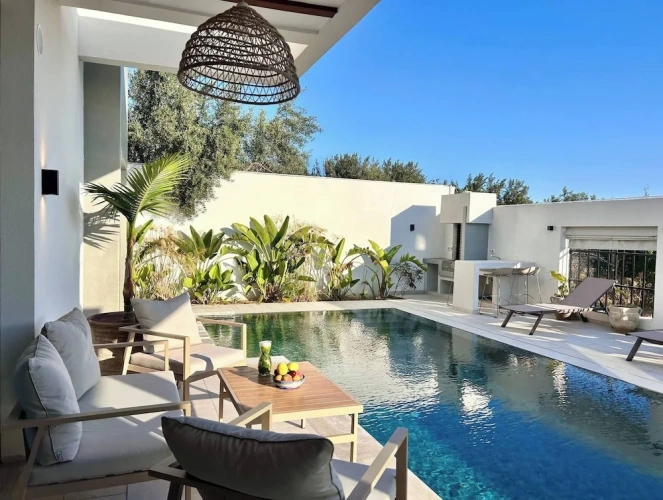 4 Bedrooms Villa