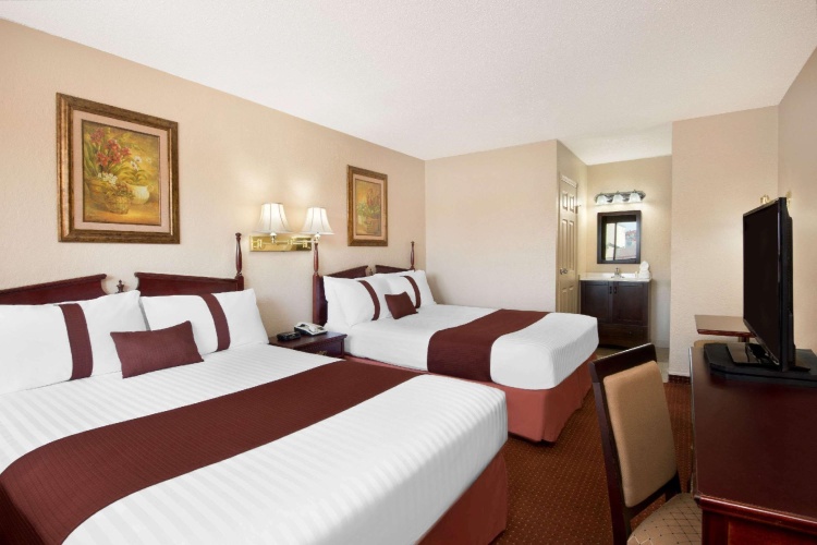 Deluxe Quadruple room
