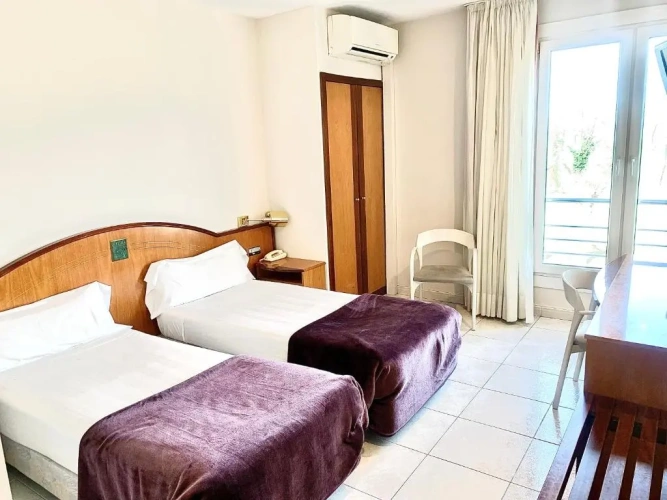 Standard Twin room