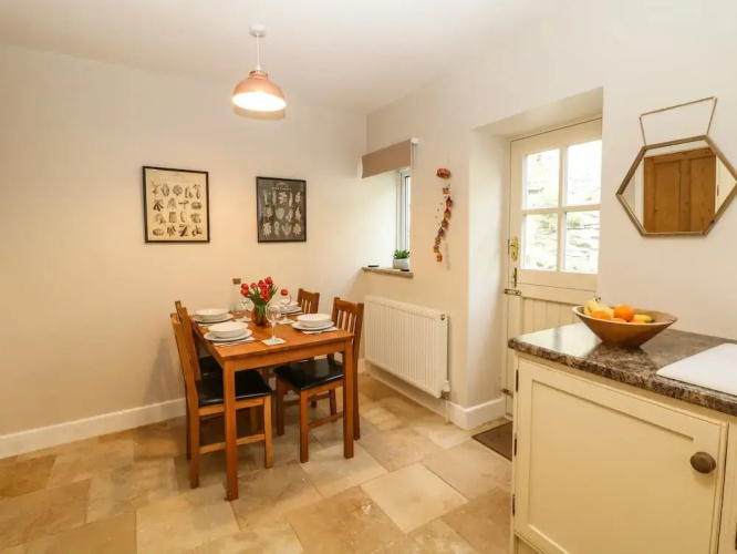 4 Alma Road