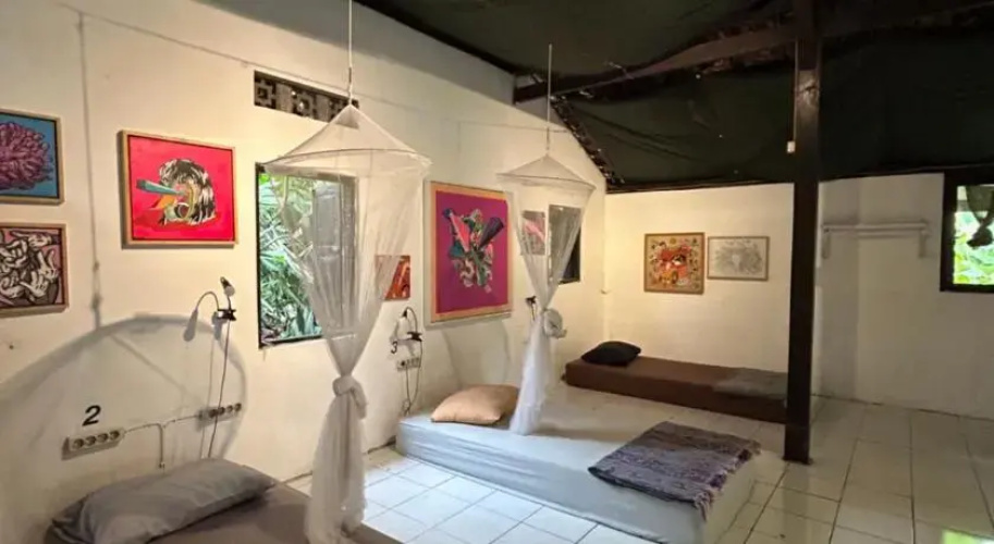 Losmanos Hostel