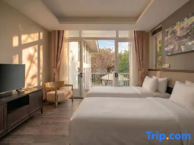 4 Bedrooms Villa with garden view