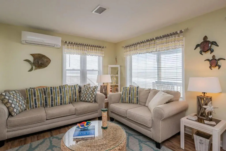10 Conch Too by Oak Island Accommodations