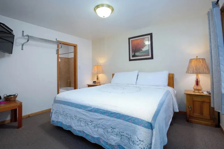 Cascade Motel