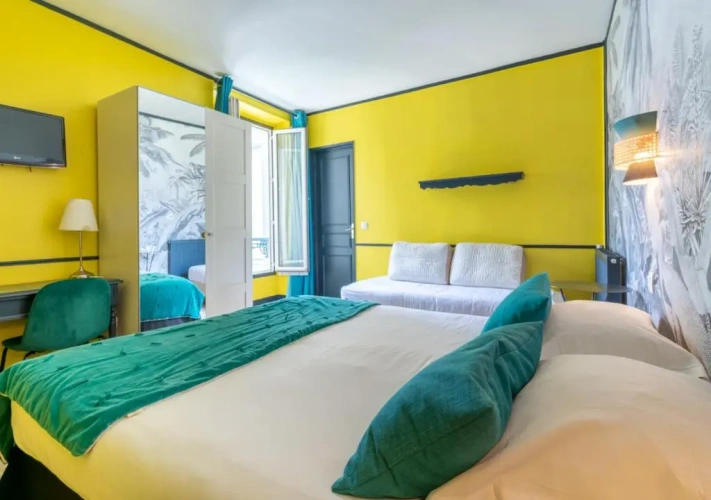 Standard Triple room