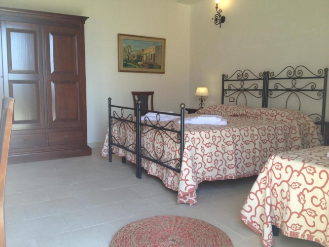 Standard Triple room