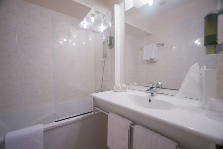 Logis Hôtel & Restaurant L’Ermitage