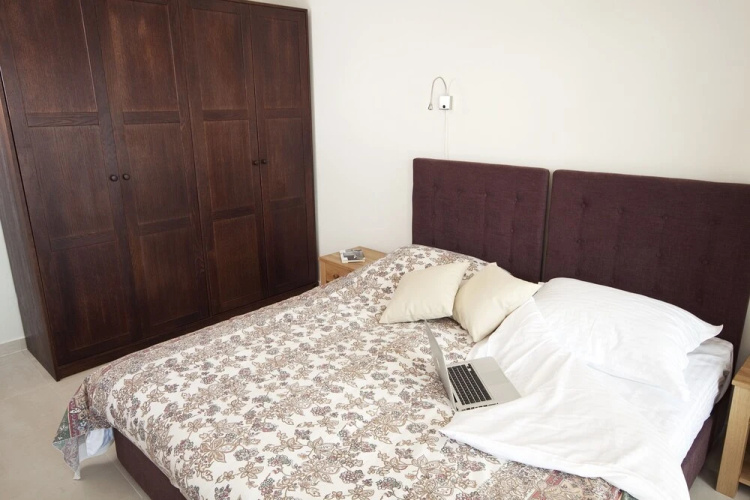EOL Apartments