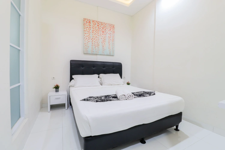 5 Bedrooms Villa