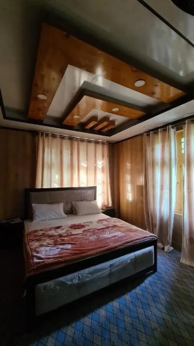 Rus Olive Lodge
