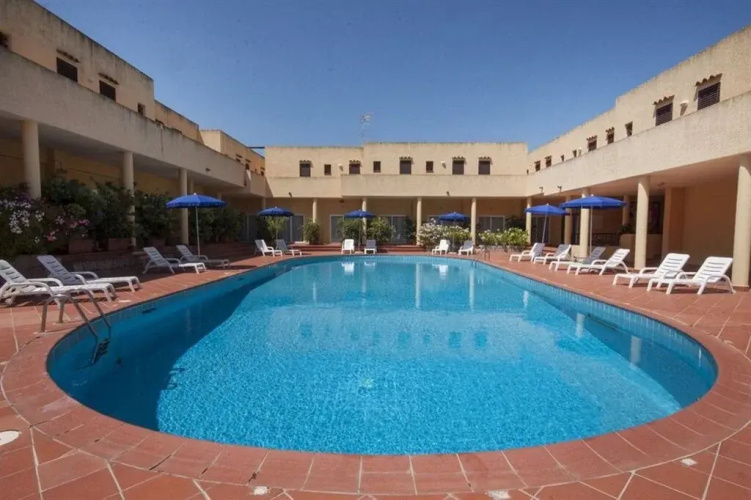 Blu Hotel Laconia