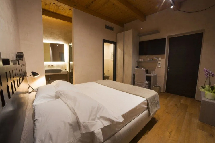 Edward Rooms & Wellness