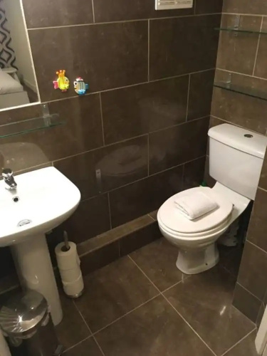 3 Bedroom House With Free Parking