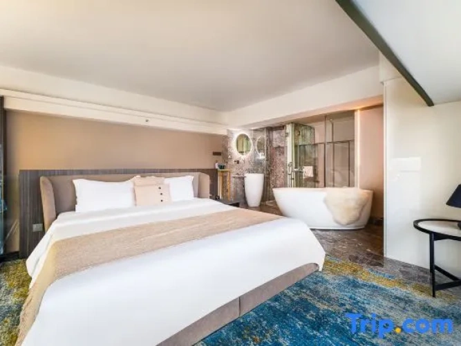 Suite with view