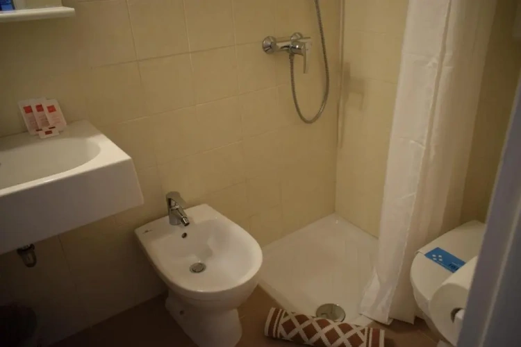Standard Triple room with balcony