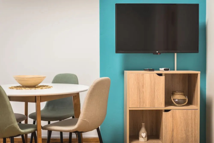 Warm Delightful Acropolis Apartment by Cloudkeys
