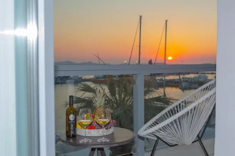 Naxos Riviera Suites