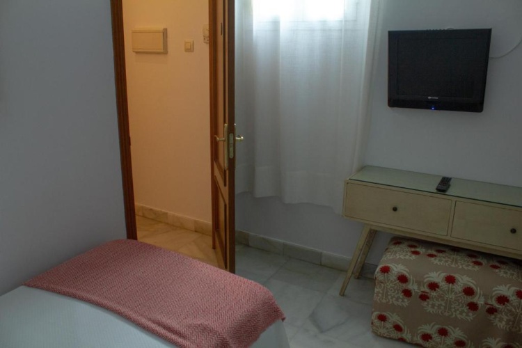 Standard Single Basement room