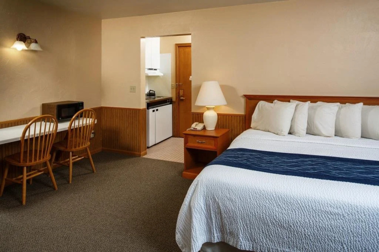 Ephraim Shores Resort
