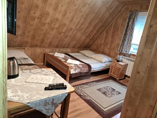 Standard Triple room