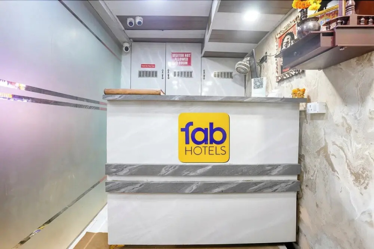 Fabhotel Hans Residency