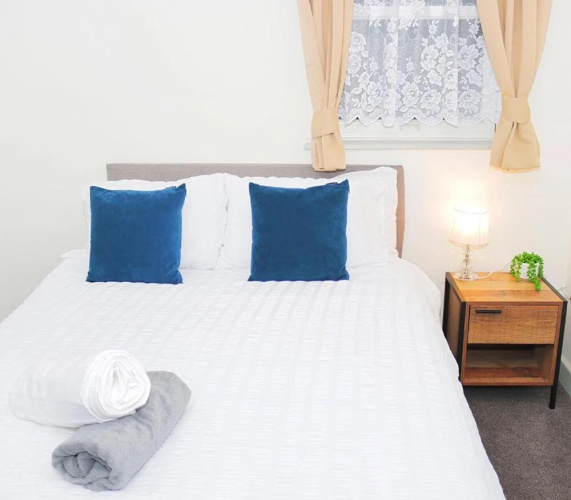 Modern 2-bed Apartment in Burnham, Slough
