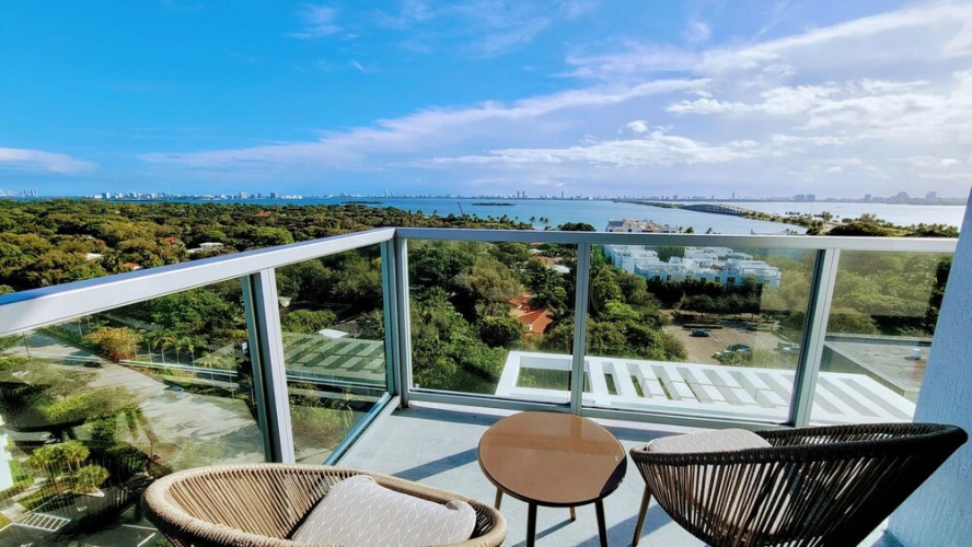 Design District Bay View Cielo Stays