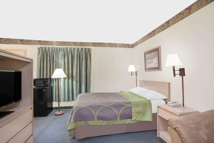 Super 8 By Wyndham Monticello
