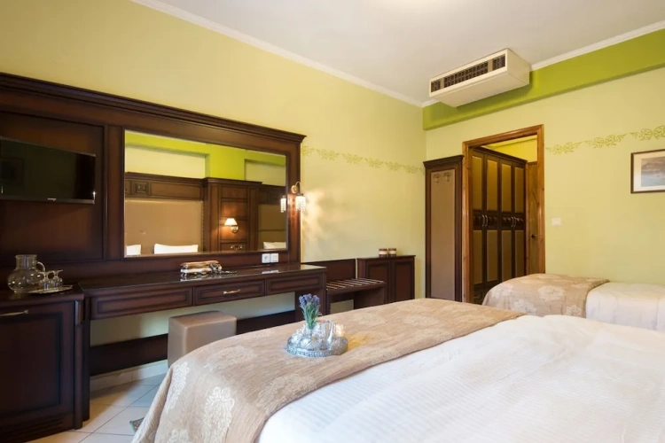Standard Triple room with balcony